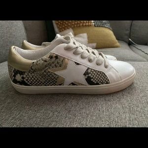 Steve Madden Sienna - Size 9